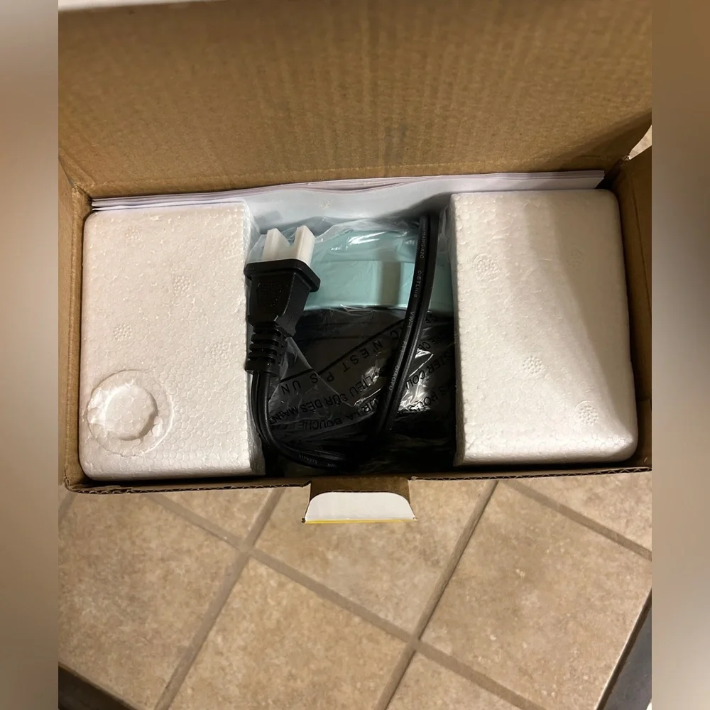NWT BELLA Mini Donut Maker